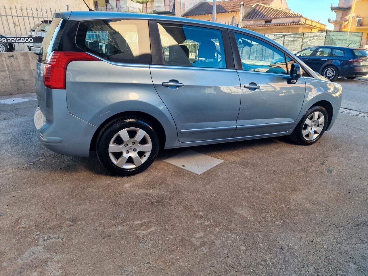 Peugeot 5008 2.0 HDi 150CV Tecno