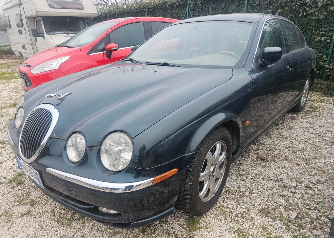 Jaguar S-Type 3.0 V6 LEGGERE BENE