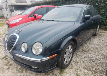 Jaguar S-Type 3.0 V6 LEGGERE BENE