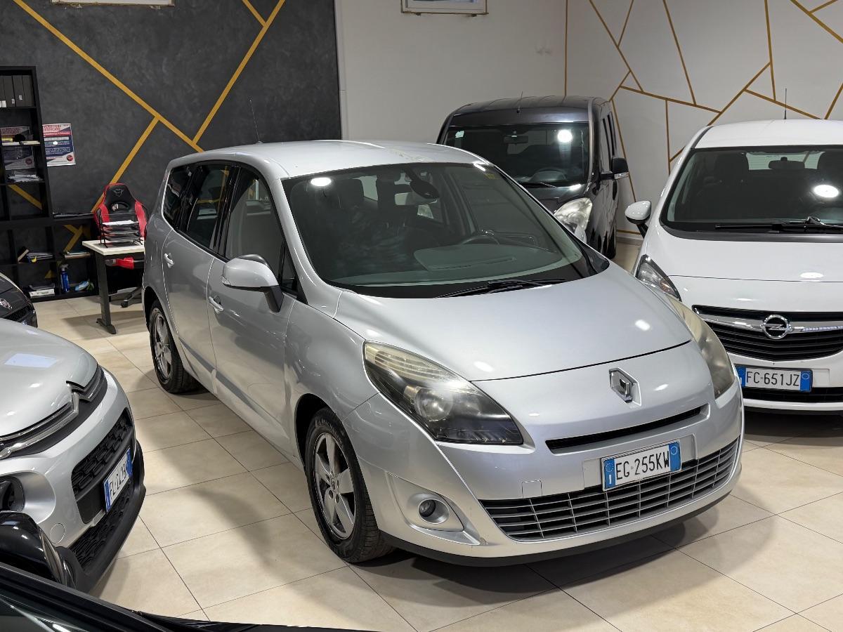 RENAULT - Scénic X-Mod - 1.5 dCi 110CV Luxe. 7P