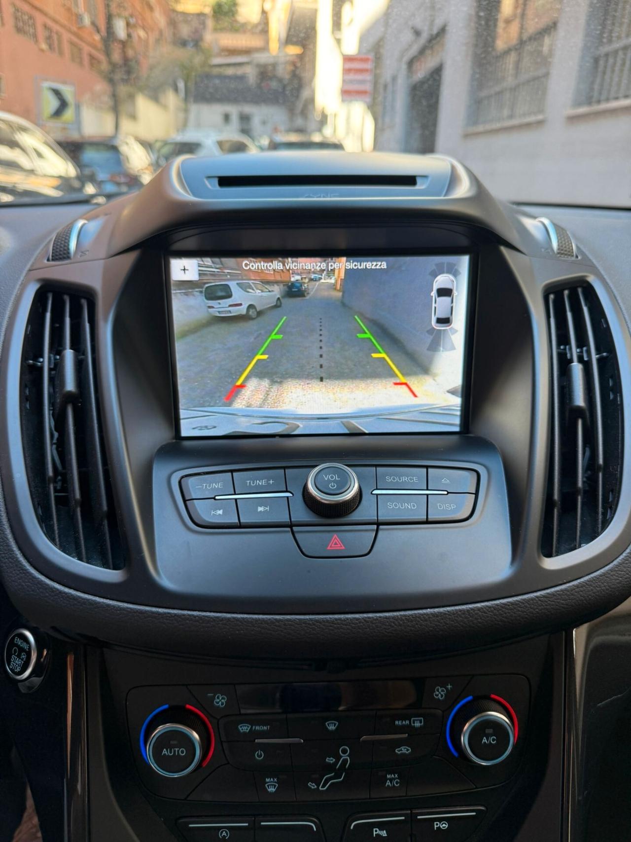 Ford Kuga 1.5 TDCI 120 CV S&S 2WD Powershift Edition