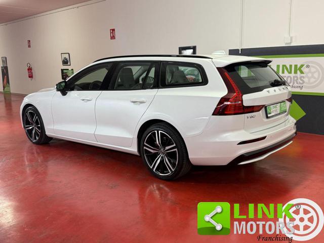 VOLVO V60 B4 (d) aut Ultimate Dark 19" IVA ESP. GARANZIA 24