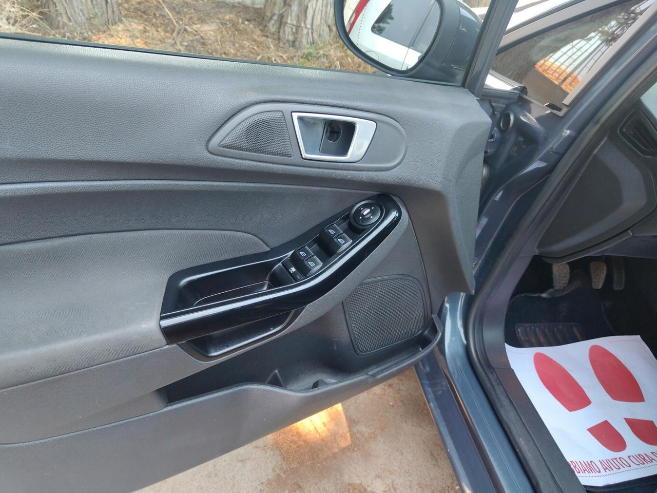Ford Fiesta 1.5 TDCi 75CV 5 porte Titanium
