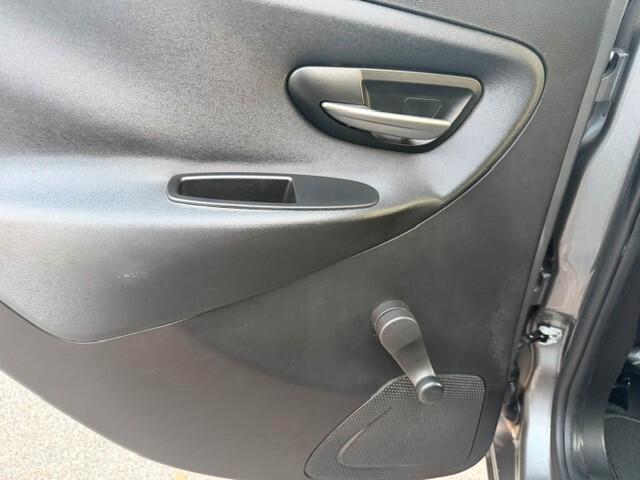 Lancia Ypsilon 1.3 MJT 16V 95 CV 5 porte S&S Elefantino