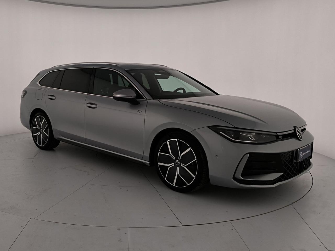 Volkswagen Passat 2.0 tdi scr r-line plus 150cv dsg