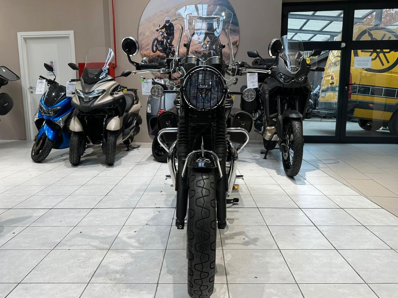 Triumph Bonneville T120 BLACK