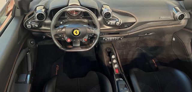 FERRARI F8 Spider "SPEDIZIONE SU RICHIESTA IN TUTTO IL MONDO"
