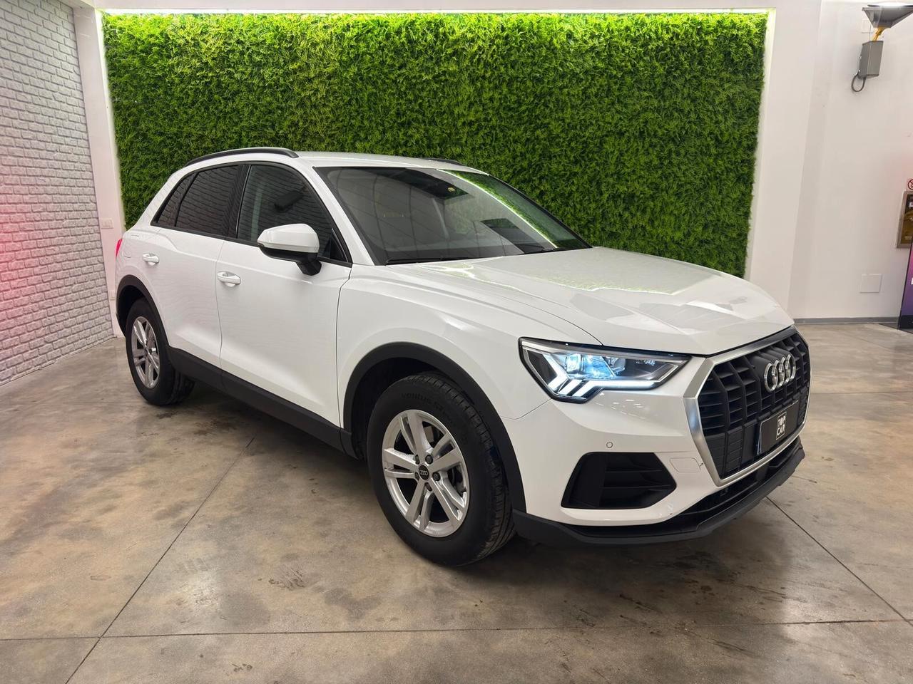Audi Q3 35 TFSI Business Advanced