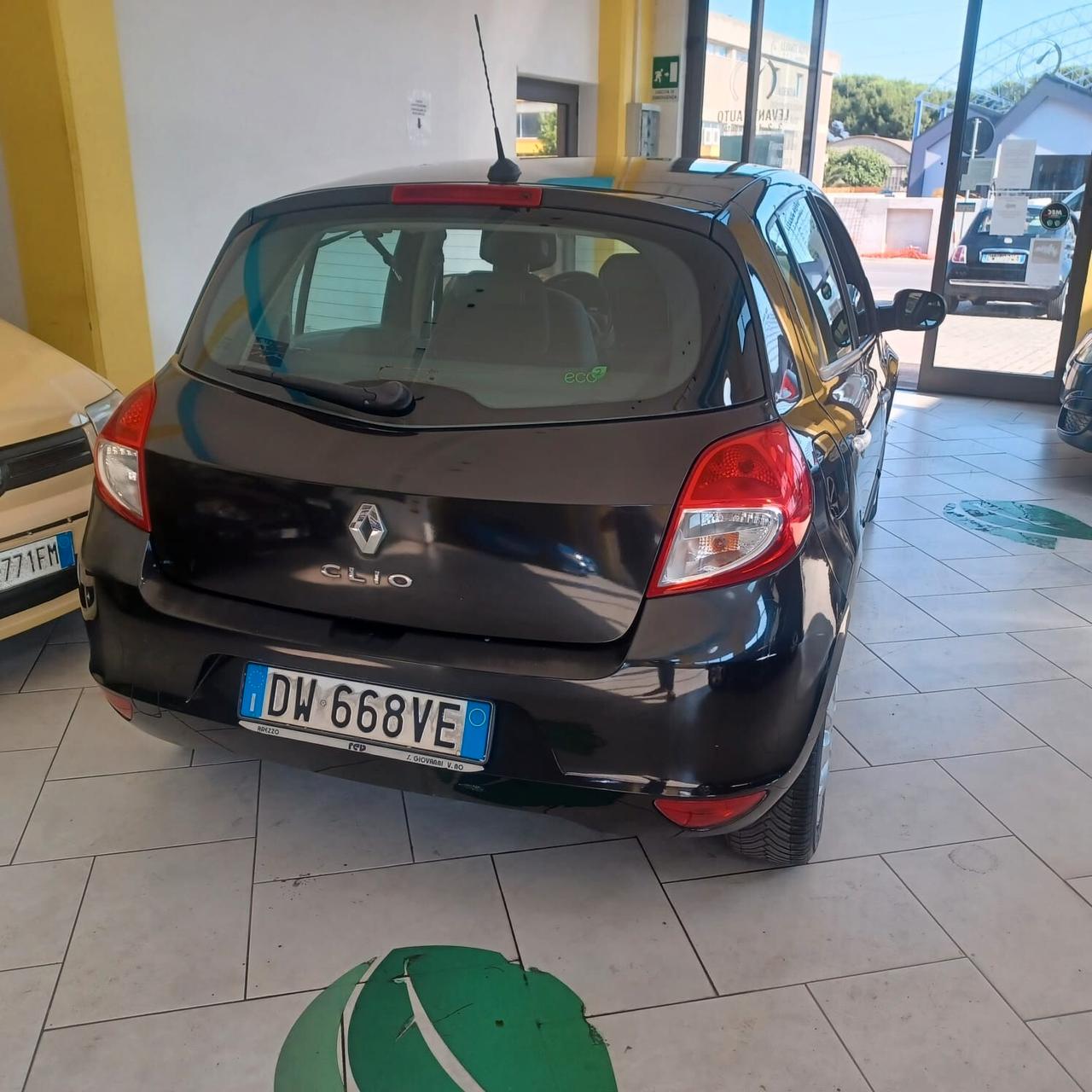 128.548KM CLIO 1.2 PERFETTA OK NEOPATENTATI