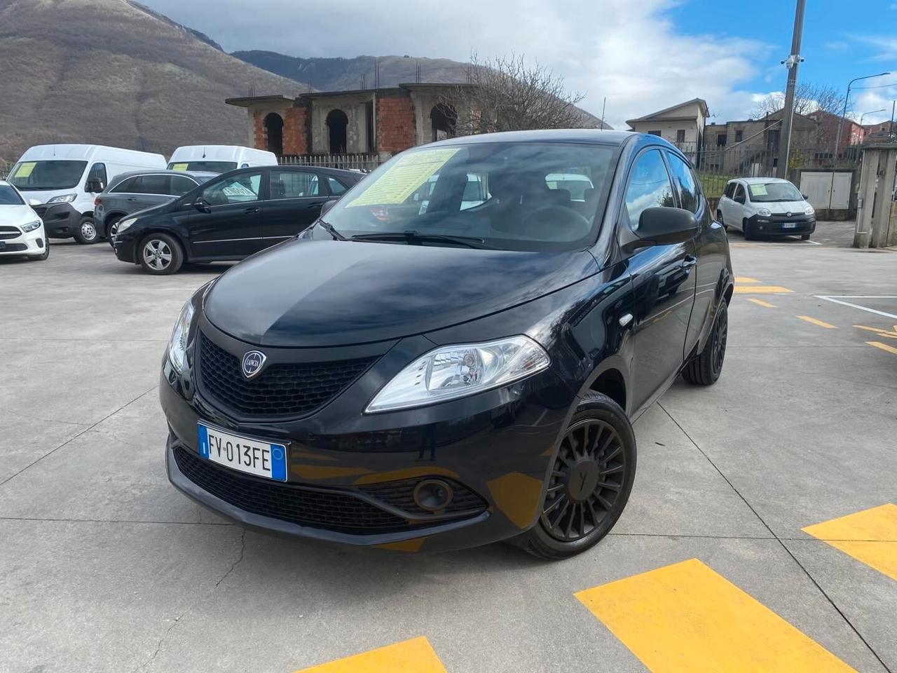 Lancia Ypsilon 1.2 69 CV Benzina-GPL Ecochic Elefantino Blu