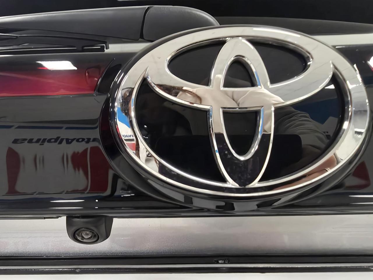 TOYOTA Yaris Cross 1.5h Orange Edition fwd 116cv e-cvt