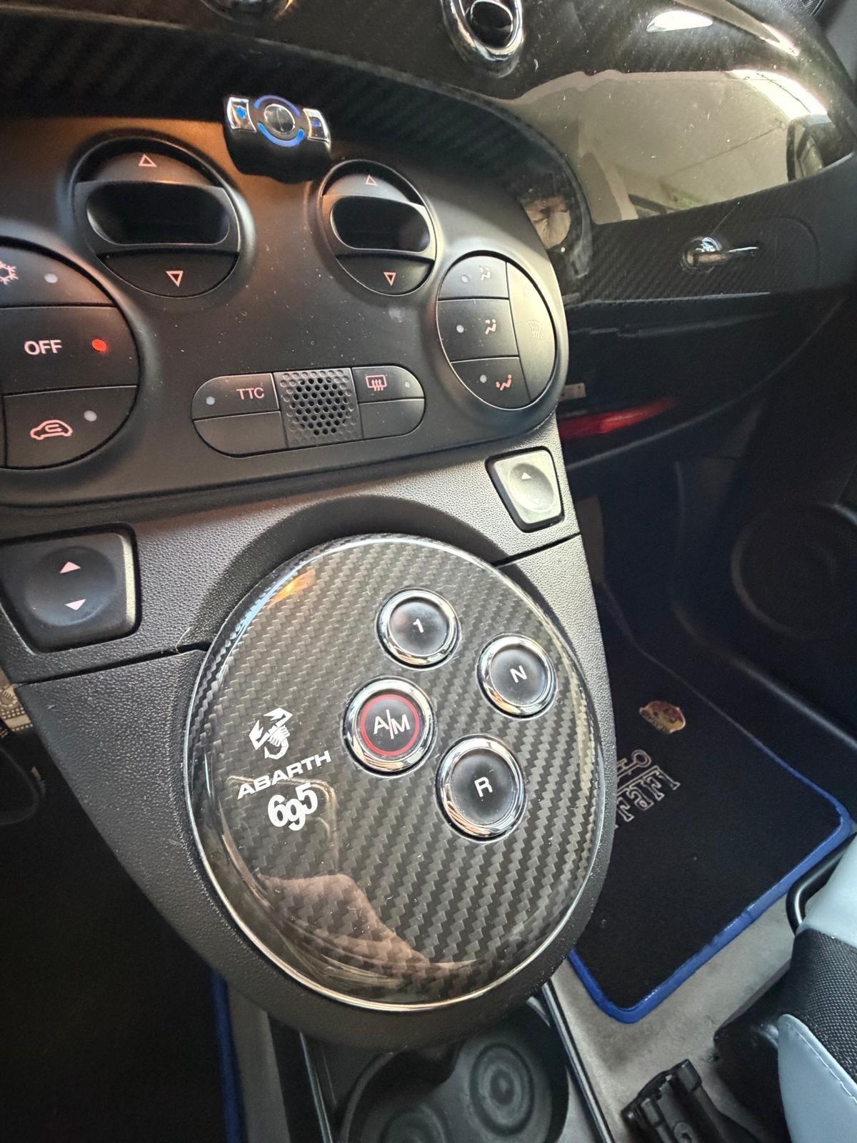 Abarth 500 1.4 Turbo T-Jet TRIBUTO FERRARI