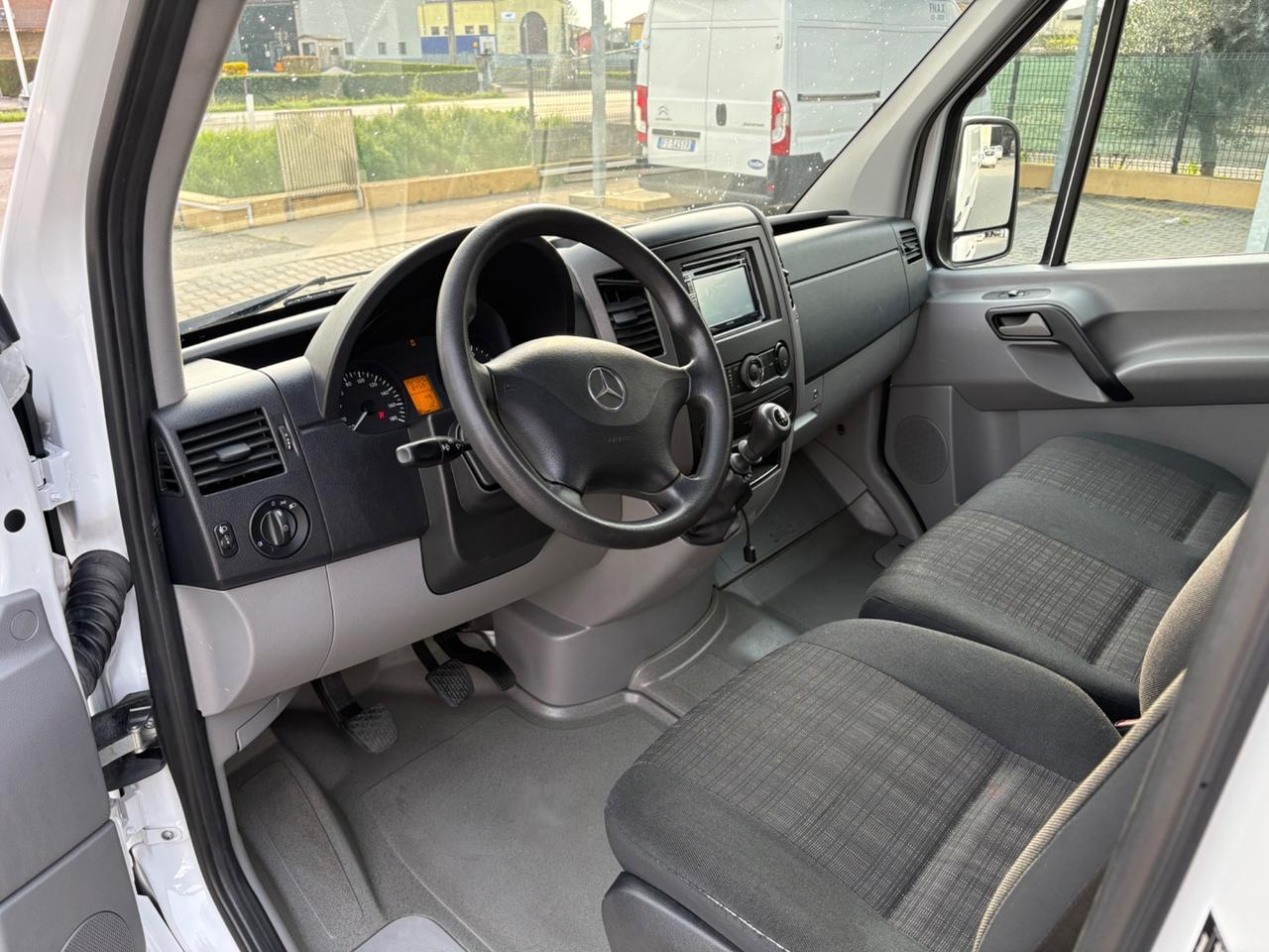 Mercedes Benz 313 2.2 DIESEL