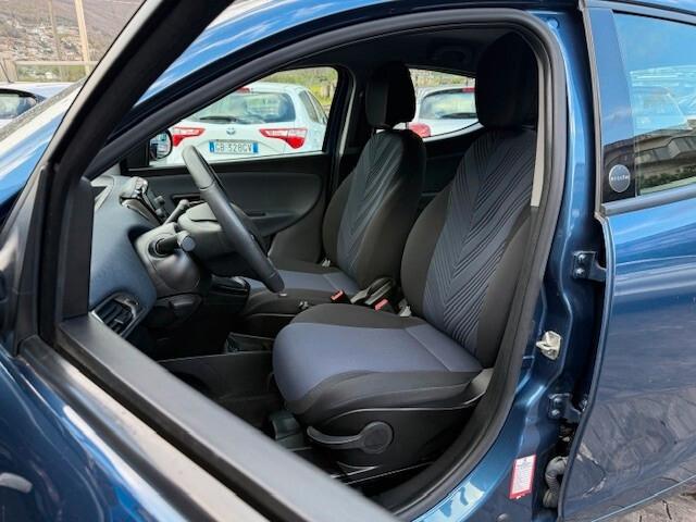 Lancia Ypsilon 1.0 FireFly 5 porte S&S Hybrid Ecochic Gold