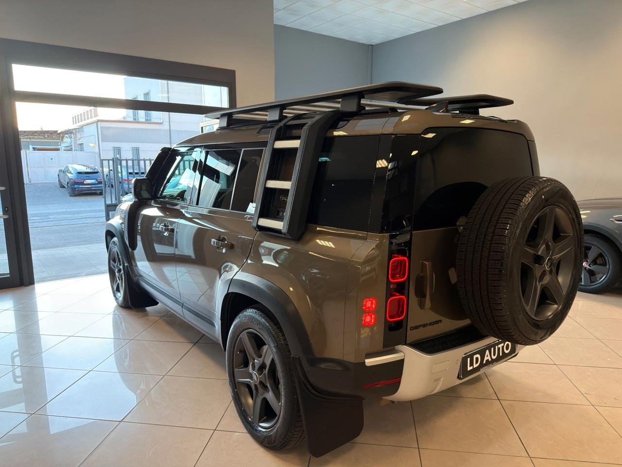 Land Rover Defender 110 3.0D I6 200 CV SE N1 AUTOCARRO PREZZO + IVA