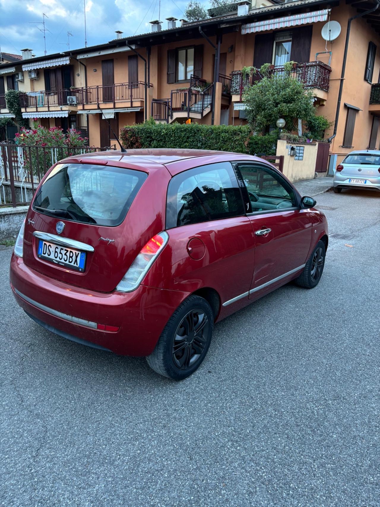 Lancia Ypsilon 1.3 MJT 75 CV E-Collection