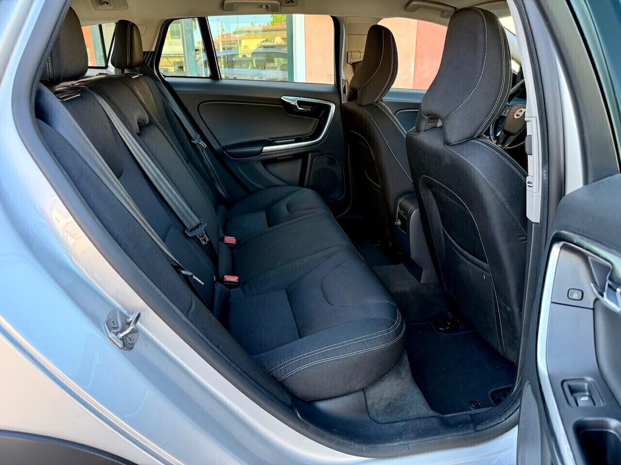 Volvo V60 Cross Country D4 Geartronic Business