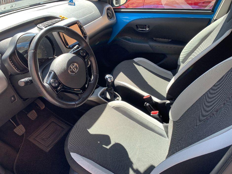 Toyota Aygo 1.0 VVT-i 69 CV 5 porte x-play - OK NEOPATENTATI