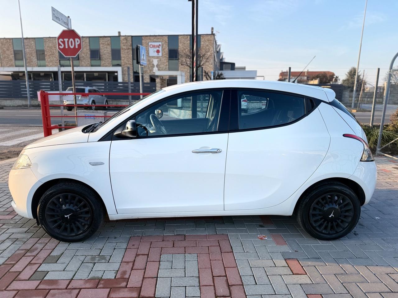 Lancia Ypsilon 1.2 69 CV 5 porte Gold