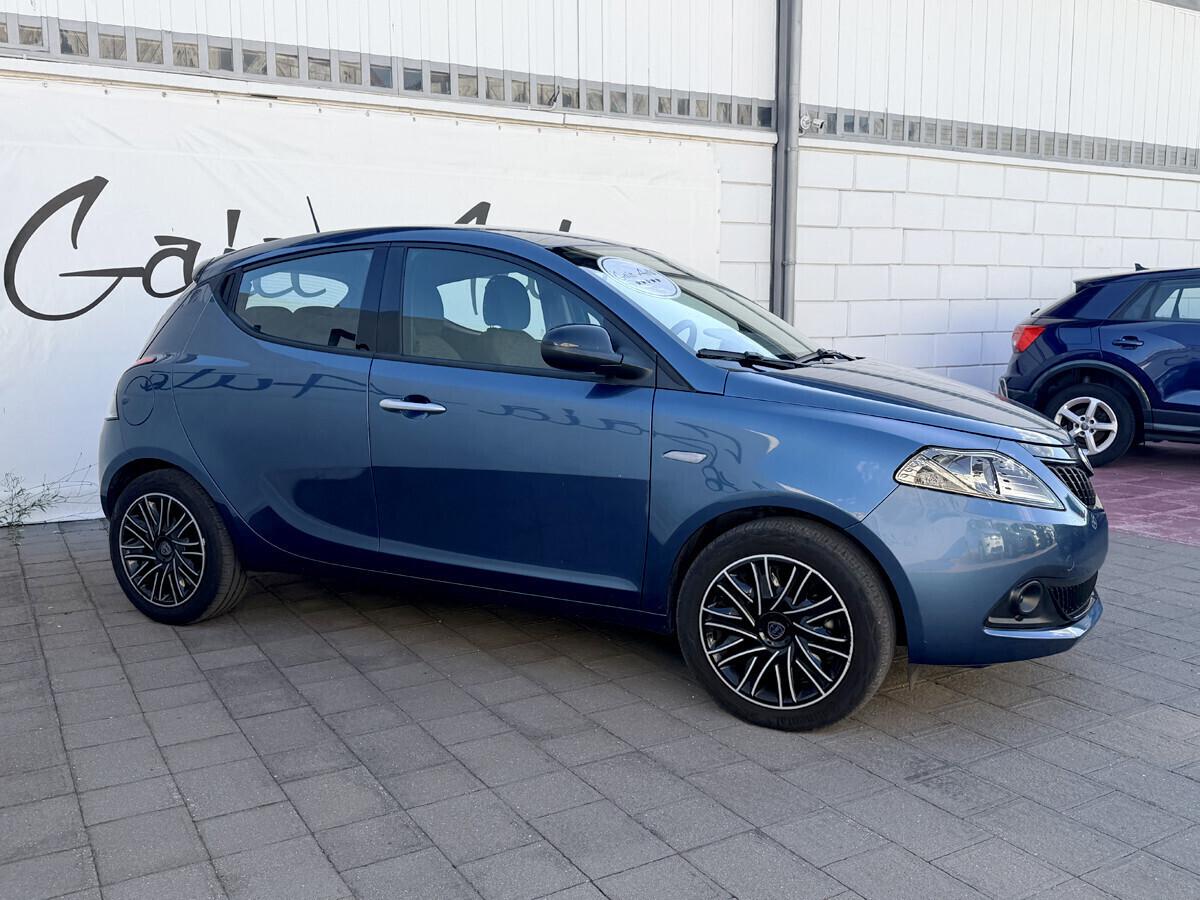 Lancia Ypsilon 1.0 FireFly 5 porte S&S Hybrid Silver Plus