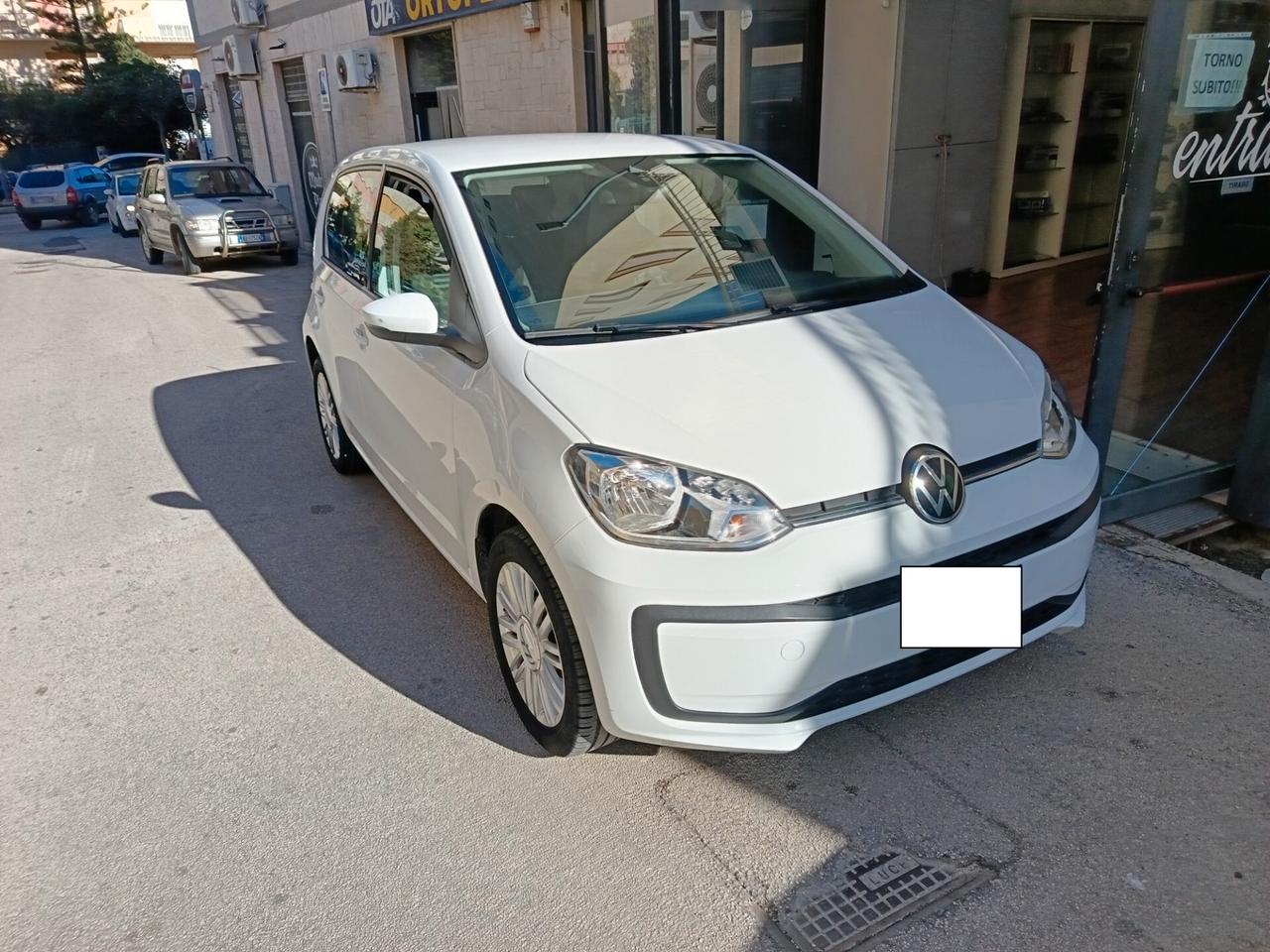 Volkswagen UP! 1.0 5p. move km 42000- ok neopatentati
