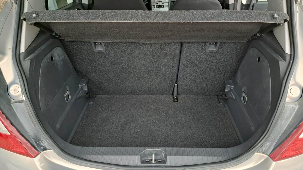 Opel Corsa 1.2 5 porte Club