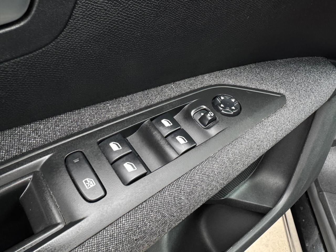 Peugeot 3008 BlueHDi 130 S&S Business