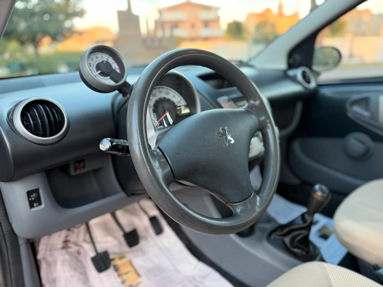 Peugeot 107 1.0 68CV 3p. Sweet Years neopatentati,ottime condizioni