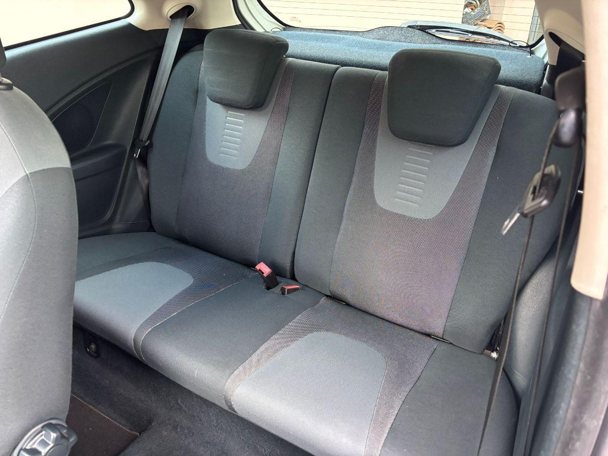 FORD Ka 1.2 8V 69CV Titanium