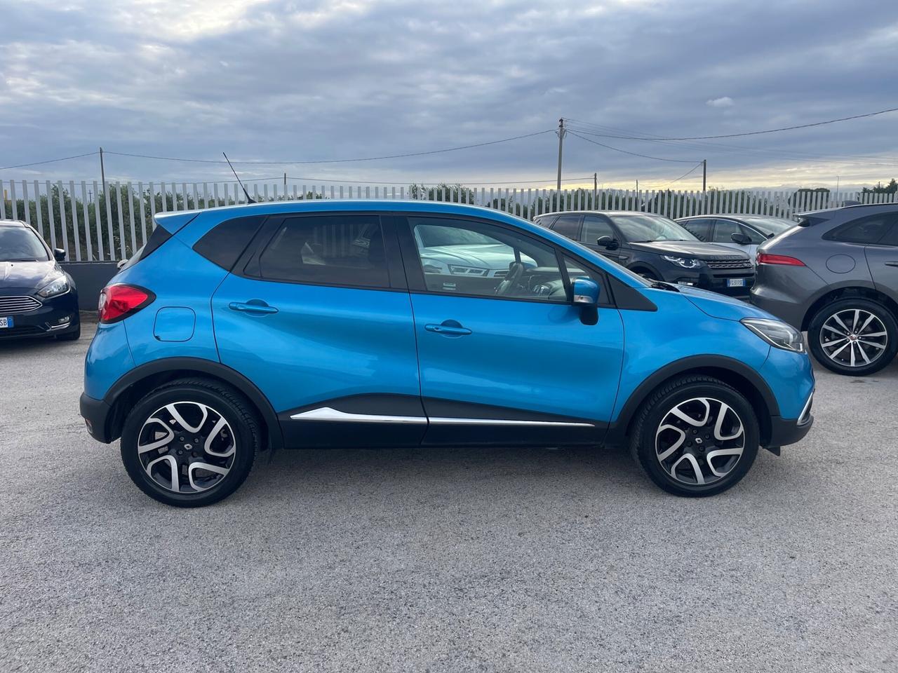 RENAULT CAPTUR 0.9 TCE FULL LED PARI AL NUOVO
