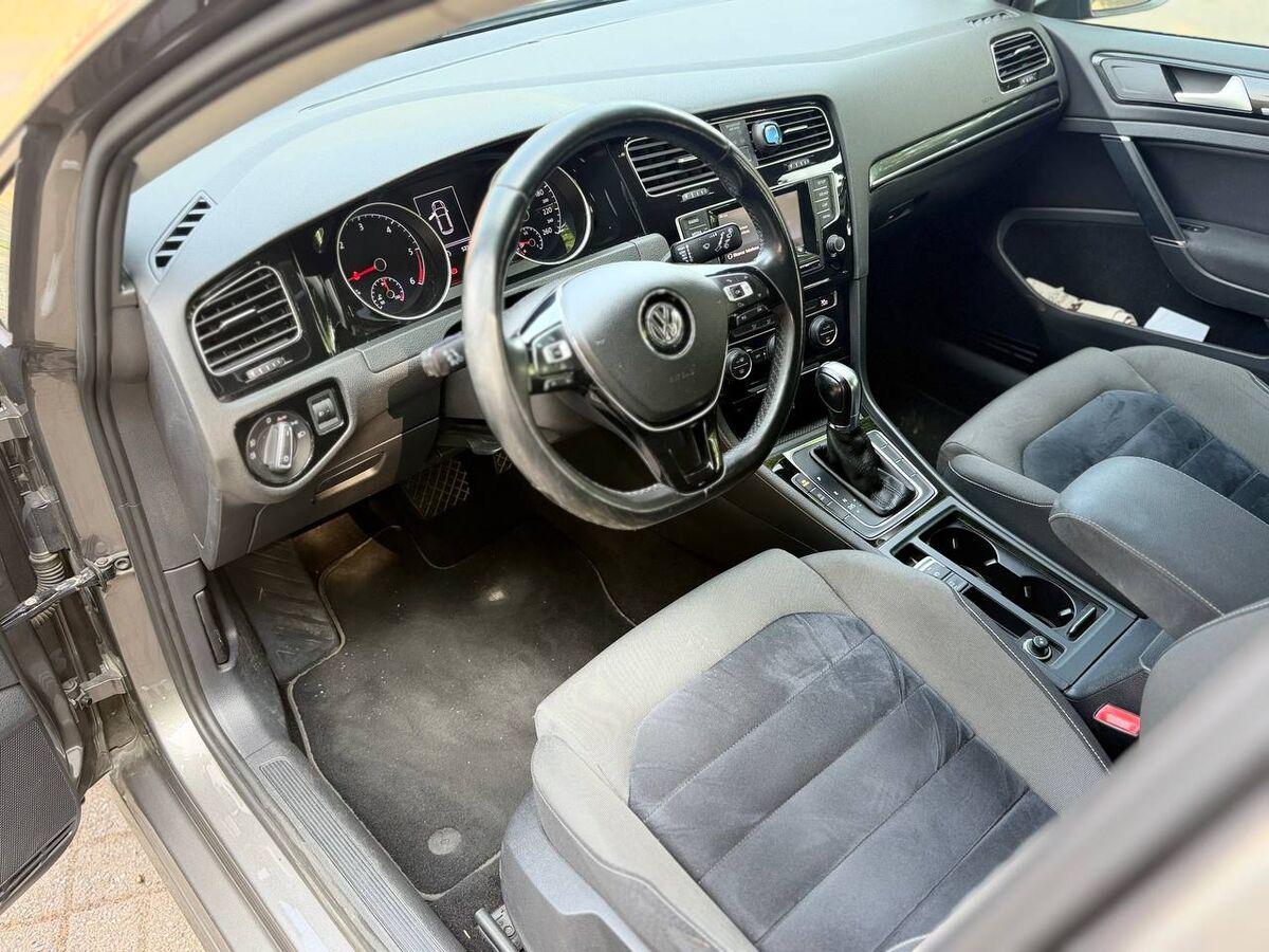 Volkswagen Golf 1.6 tdi Highline 5p dsg
