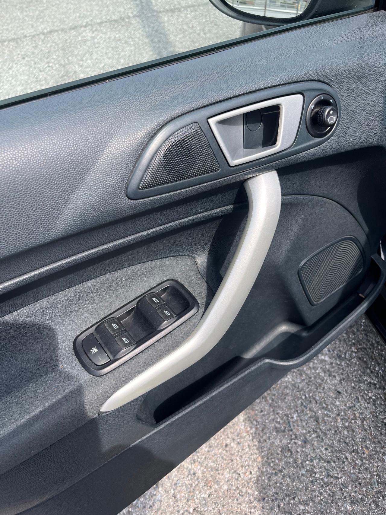 Ford Fiesta 1.2 82 CV 5 porte Titanium