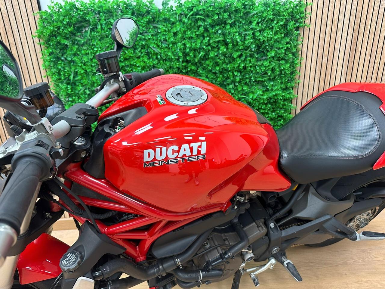 DUCATI MONSTER 1200 + TERMIGNONI DA 99€ AL MESE