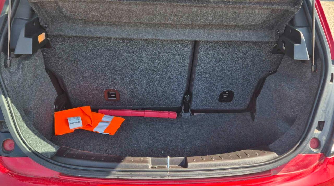 Lancia Ypsilon 1.2 69 CV 5 porte Silver