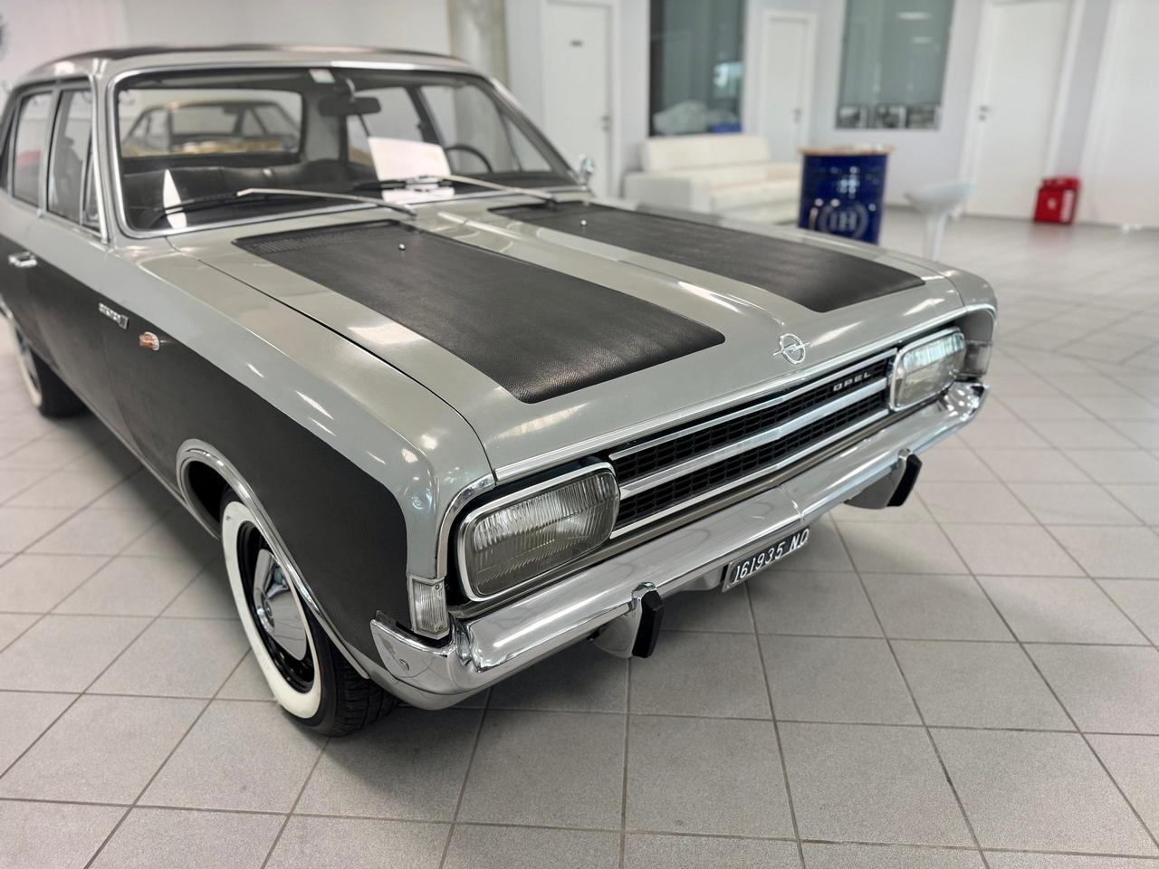 Opel Rekord 1.9 C Lusso Automatic/Clima