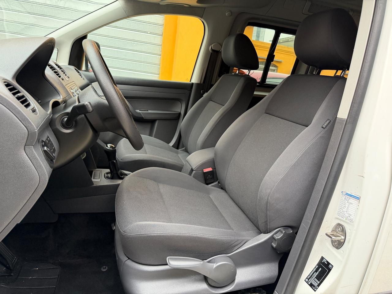 Volkswagen Caddy 1.6 TDI 102 CV 5p. Trendline 7 Posti