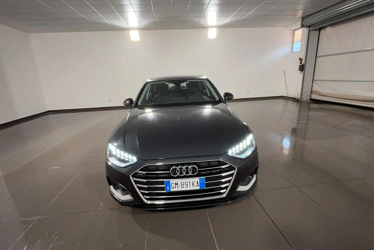 Audi A4 30 TDI/136 CV S tronic Business Advanced