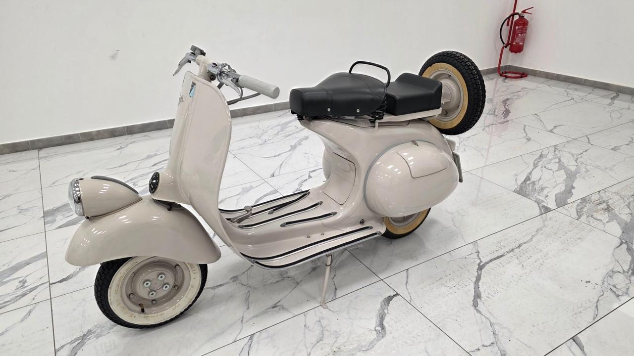 Piaggio Vespa 125 faro basso