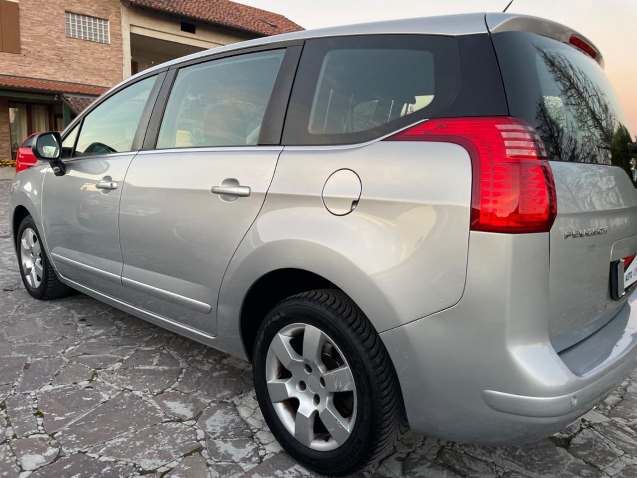 Peugeot 5008 1.6 HDi 112CV Business