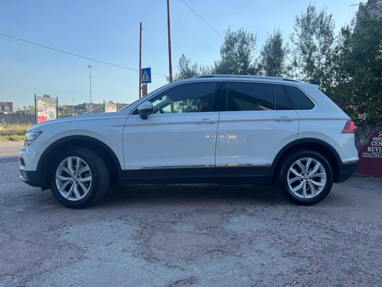Volkswagen Tiguan 2.0 TDI SCR DSG 4MOTION Business BMT
