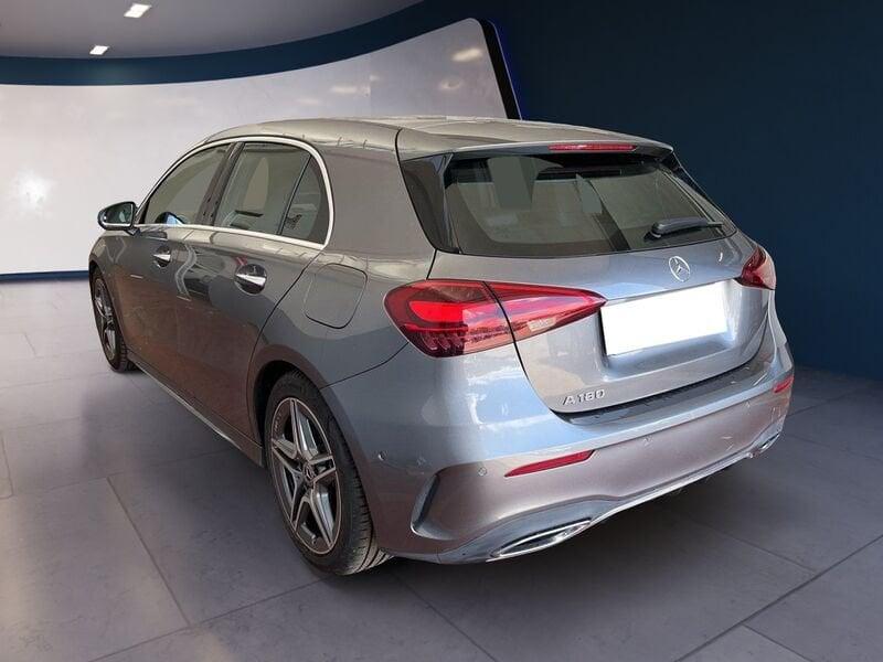 Mercedes-Benz Classe A - W177 2023 A 180 AMG Line Premium auto