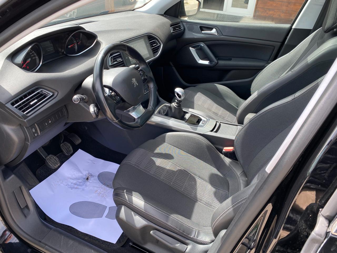 PEUGEOT 308 1.5 BlueHDi Allure GARANTITA