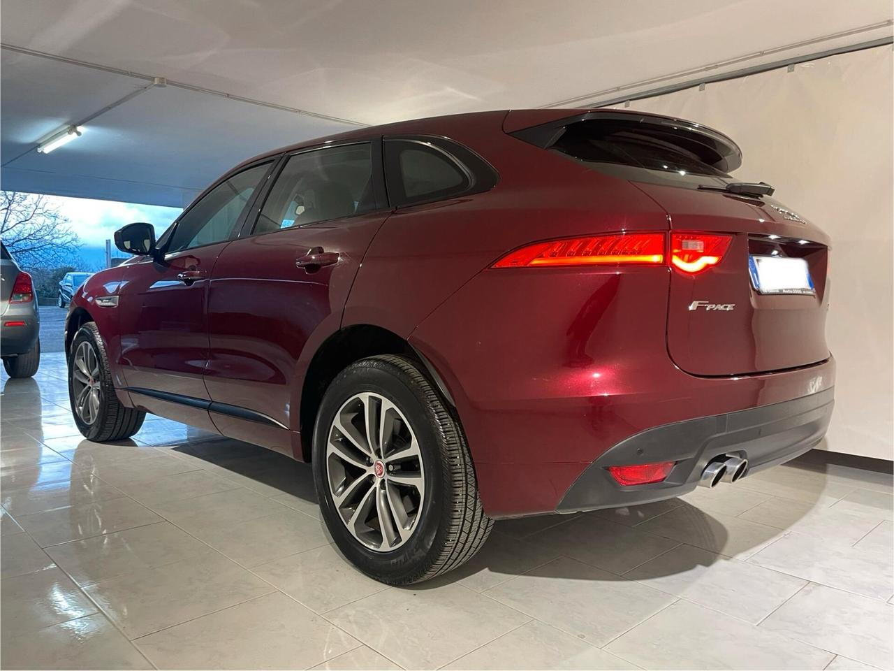 JAGUAR - F-Pace - 2.0 D 180 CV aut. R-Sport INTROVABILE