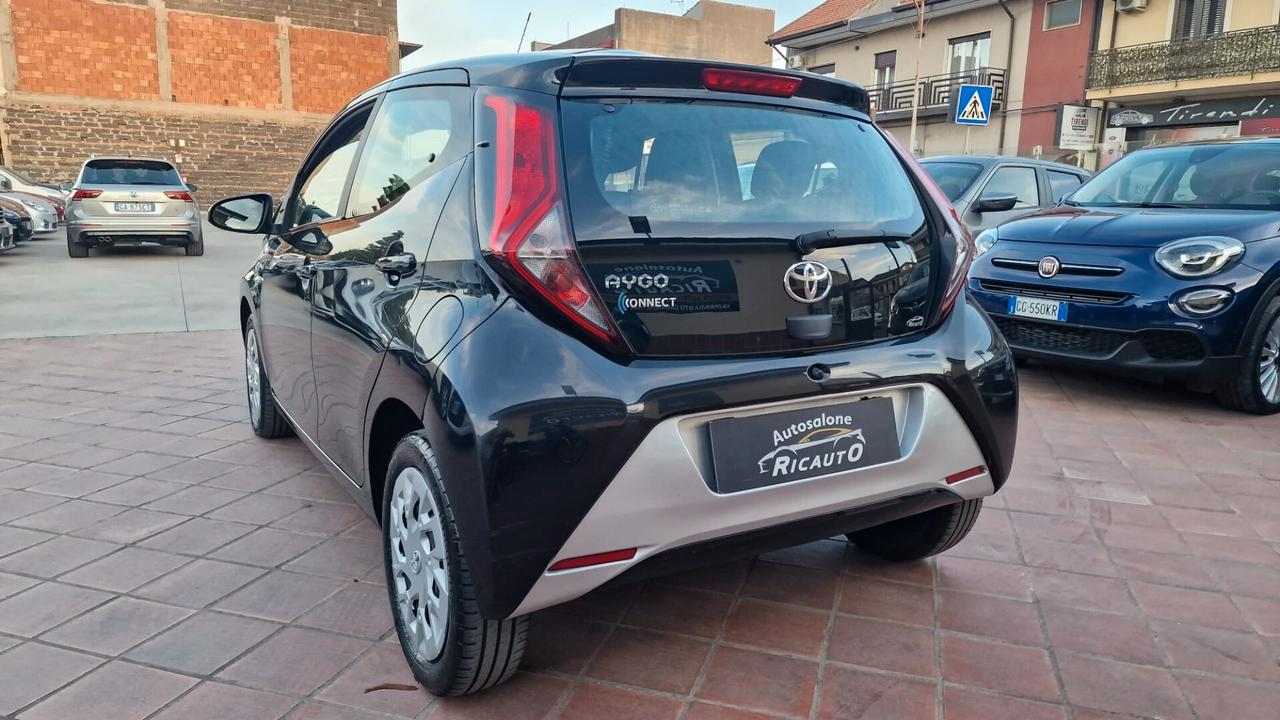 Toyota Aygo Connect 1.0 VVT-i 72 CV 5 porte x-clusiv