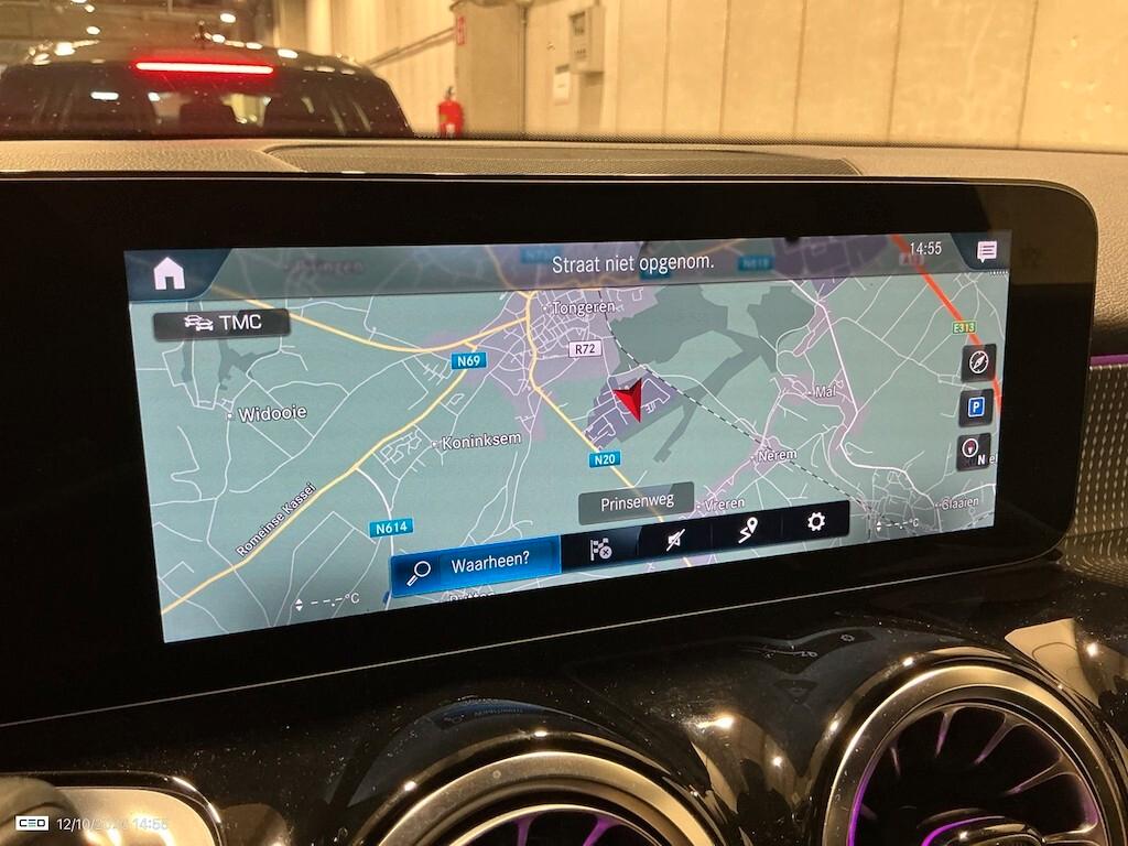MERCEDES-BENZ GLB 180D 115CV AUTOMATIC BUSINESS SOLUTION ( FARI LED - CRUISE - PELLE - NAVI PREMIUM - PARK ASSIST )