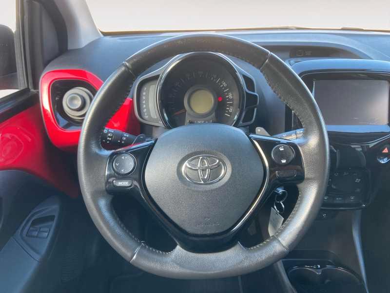 TOYOTA Aygo 5p 1.0 x-play AuToMaTica
