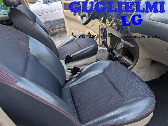 NISSAN Terrano II 2.7 Tdi 5 porte Luxury 4x4
