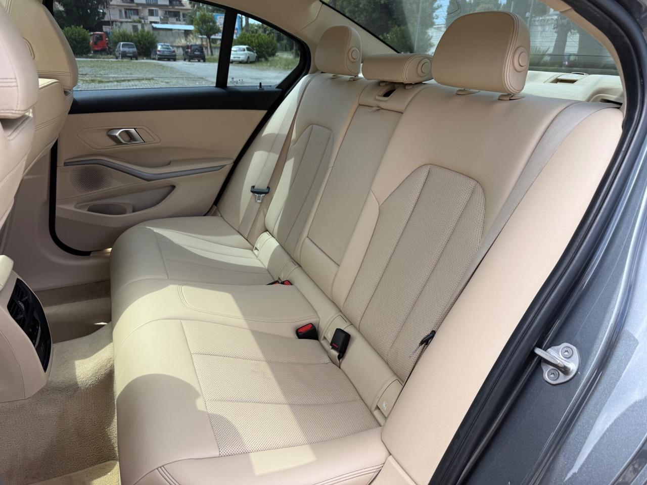 BMW 318d 2022 48V 2.0 150cv automatica