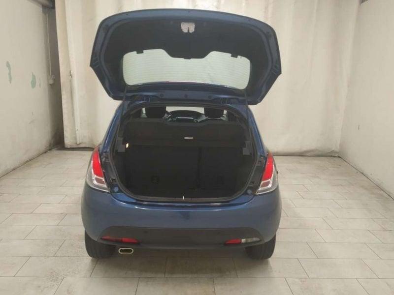 Lancia Ypsilon 1.0 firefly hybrid Gold s&s 70cv