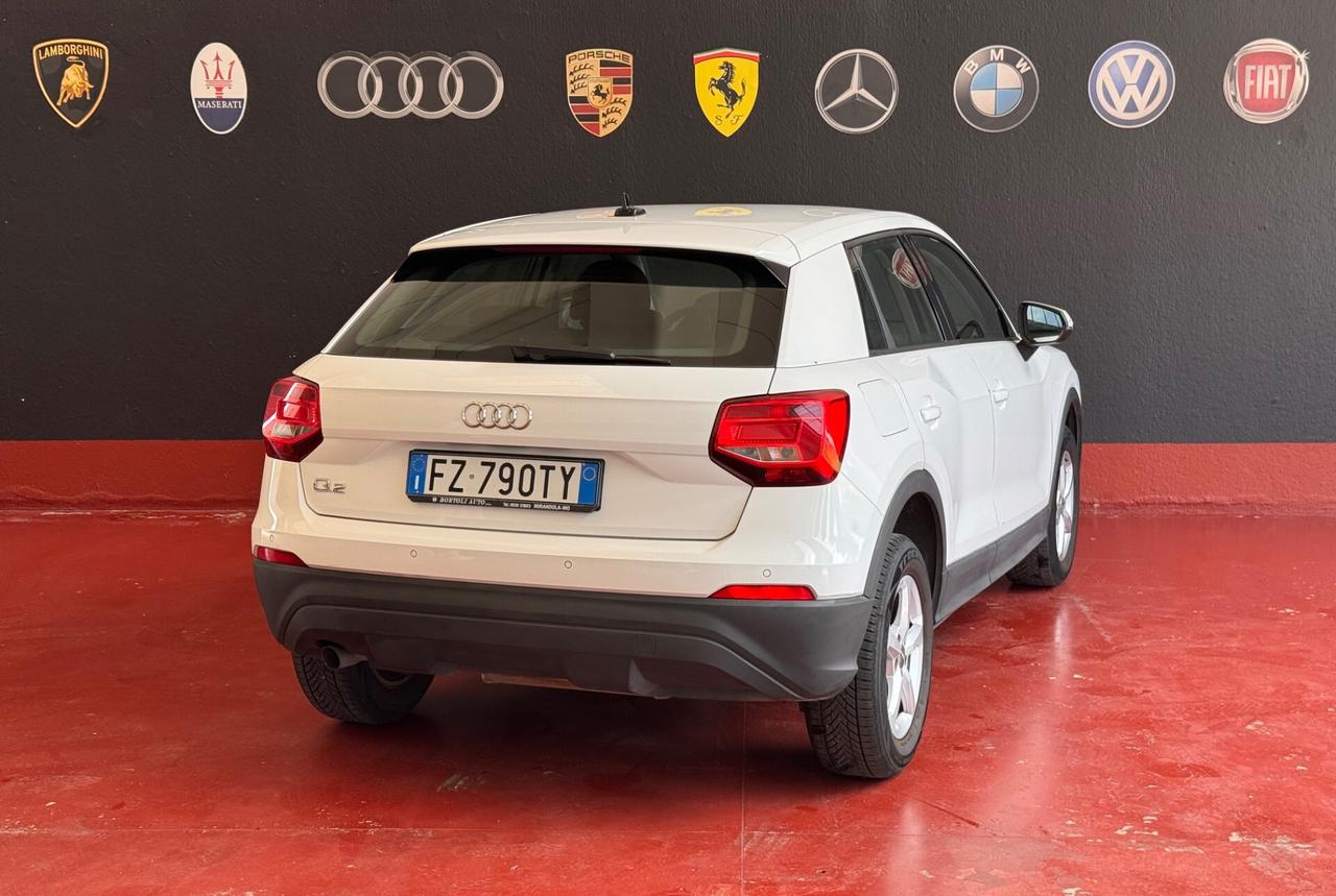 Audi Q2 30 TDI S tronic Identity Black